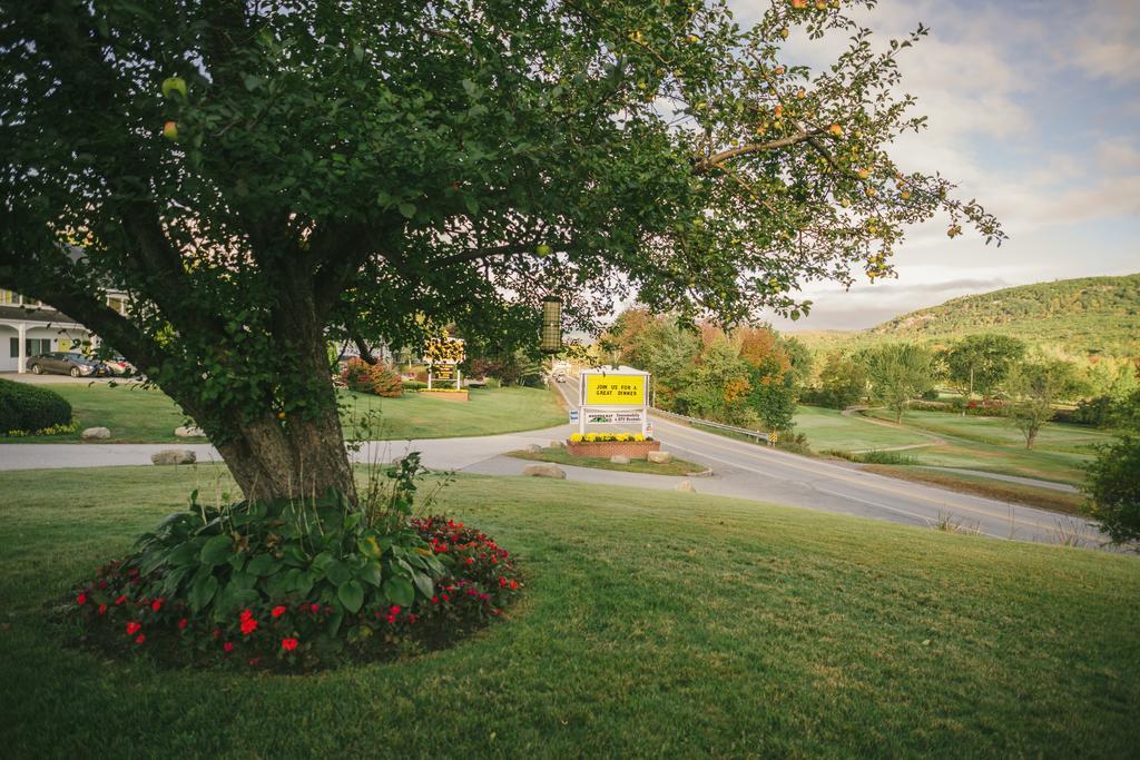 Town & Country Inn & Resort Gorham Exterior photo